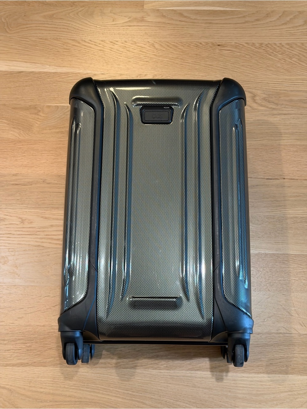 Tumi Vapor International 22" Carry-On